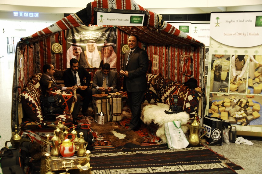 CND2015_Wenen_stand-tent_Saudi_Arabie_in_centrale_hal_VN-complex_0094