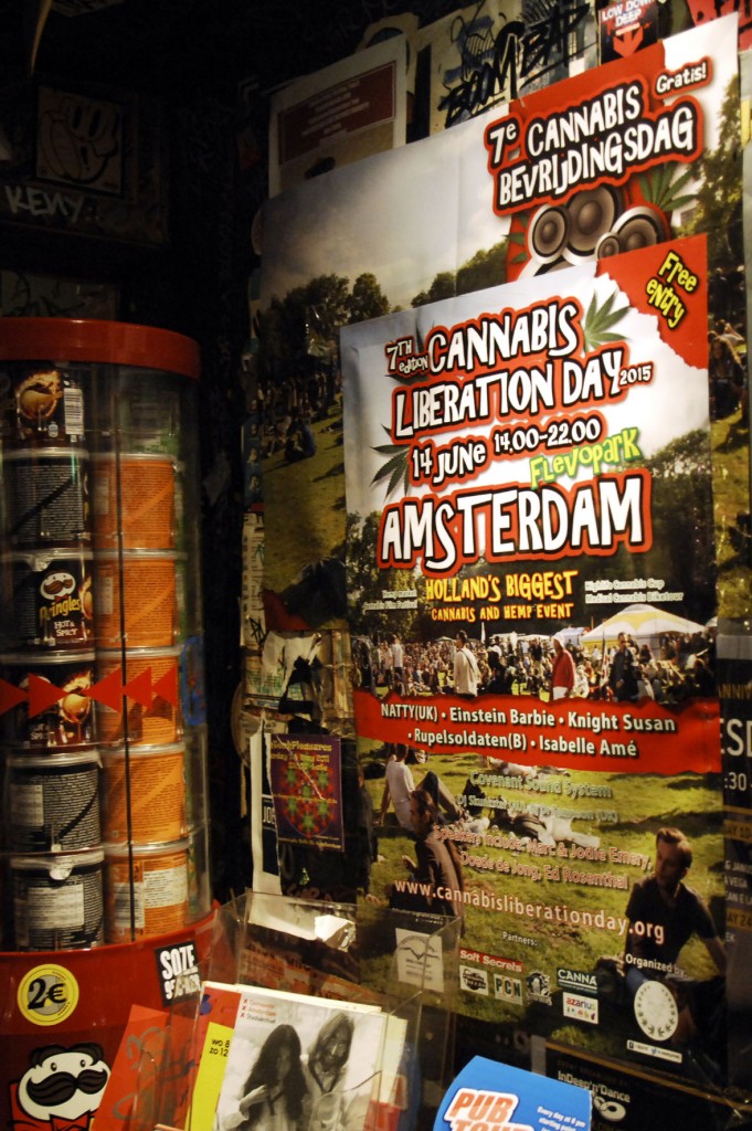 DE CBD-poster in coffeeshop Hill Street Blues in Amsterdam