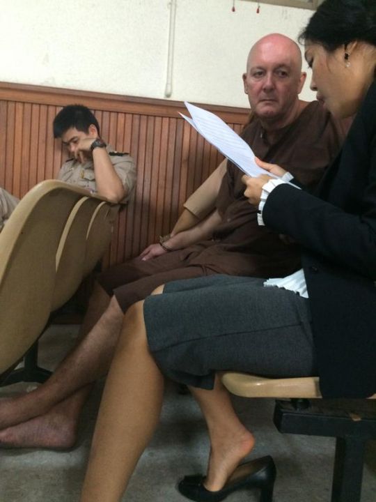 Johan van Laarhoven tijdens zijn proces. De foto komt van Twitter en is van NRC-journalist Marcel Haenen die de zaak volgt