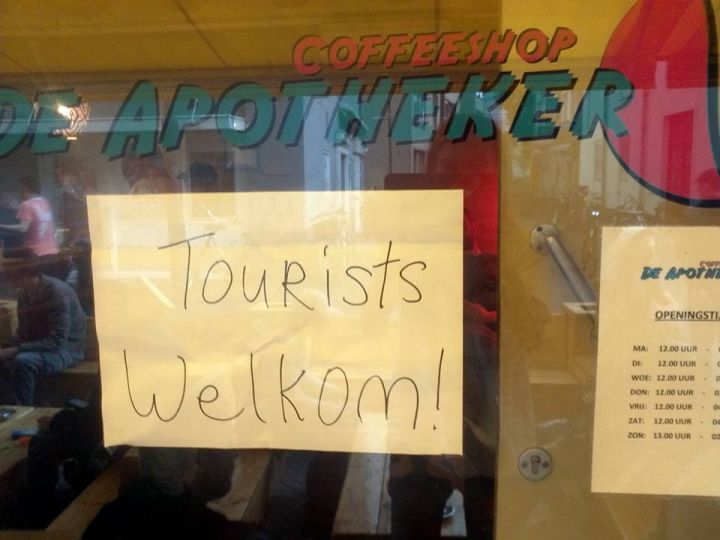 Sinds 15 juli is het weer echt gezellig in de coffeeshops van de lichtstad