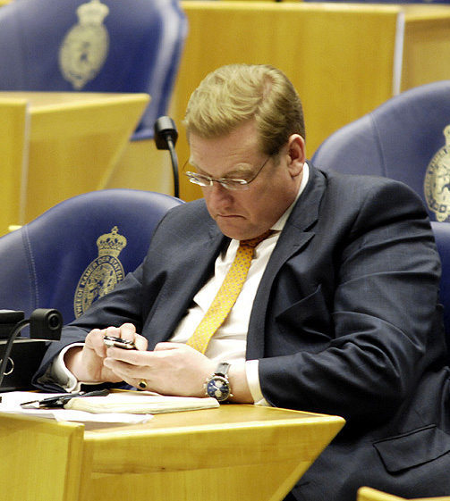 Minister van Justitie Ard van der Steur (VVD) zet de heksenjacht op alles wat met hennep van doen heeft vrolijk voort... [foto: Derrick Bergman]