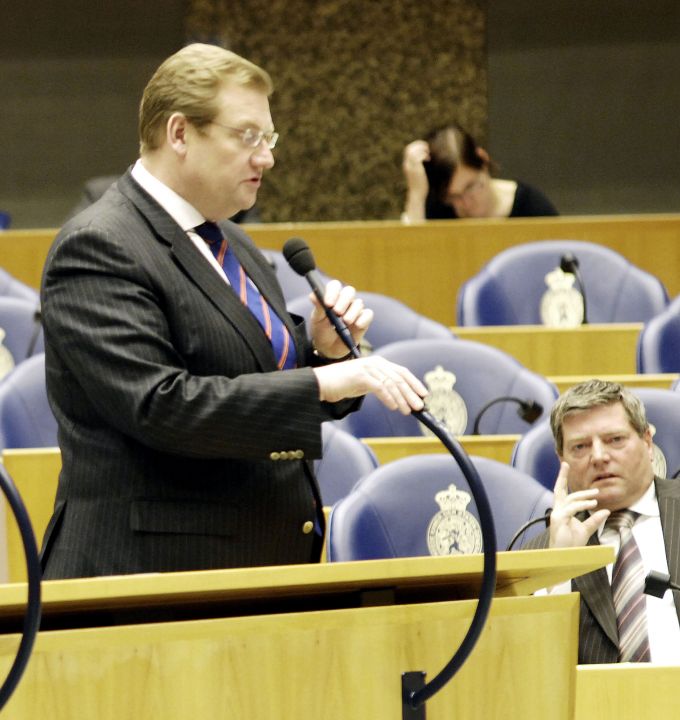 Minister Van der Steur (VVD) houdt met zijn beleid de criminele wiettelers in het zadel [foto: Derrick Bergman]