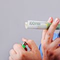 Zoveel geld kost wiet smoken, E-cigarettes vapen en tabak paffen