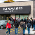 Meeste Canadezen zijn binnen 5 minuten in een LEGALE wietwinkel