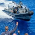 'Zr.Ms. Friesland weet van geen ophouden in Caribisch gebied' (met wiet)