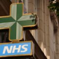 Britse gezondheidszorg aan zijden draadje - brengt cannabis redding?