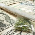 Amerikaanse gemeente verlaagt boete wietbezit naar... 1 dollar!